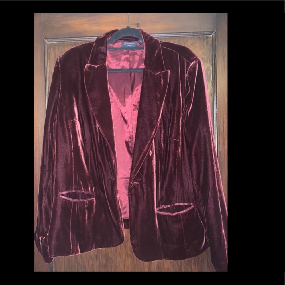 VINTAGE oversized red velvet blazer